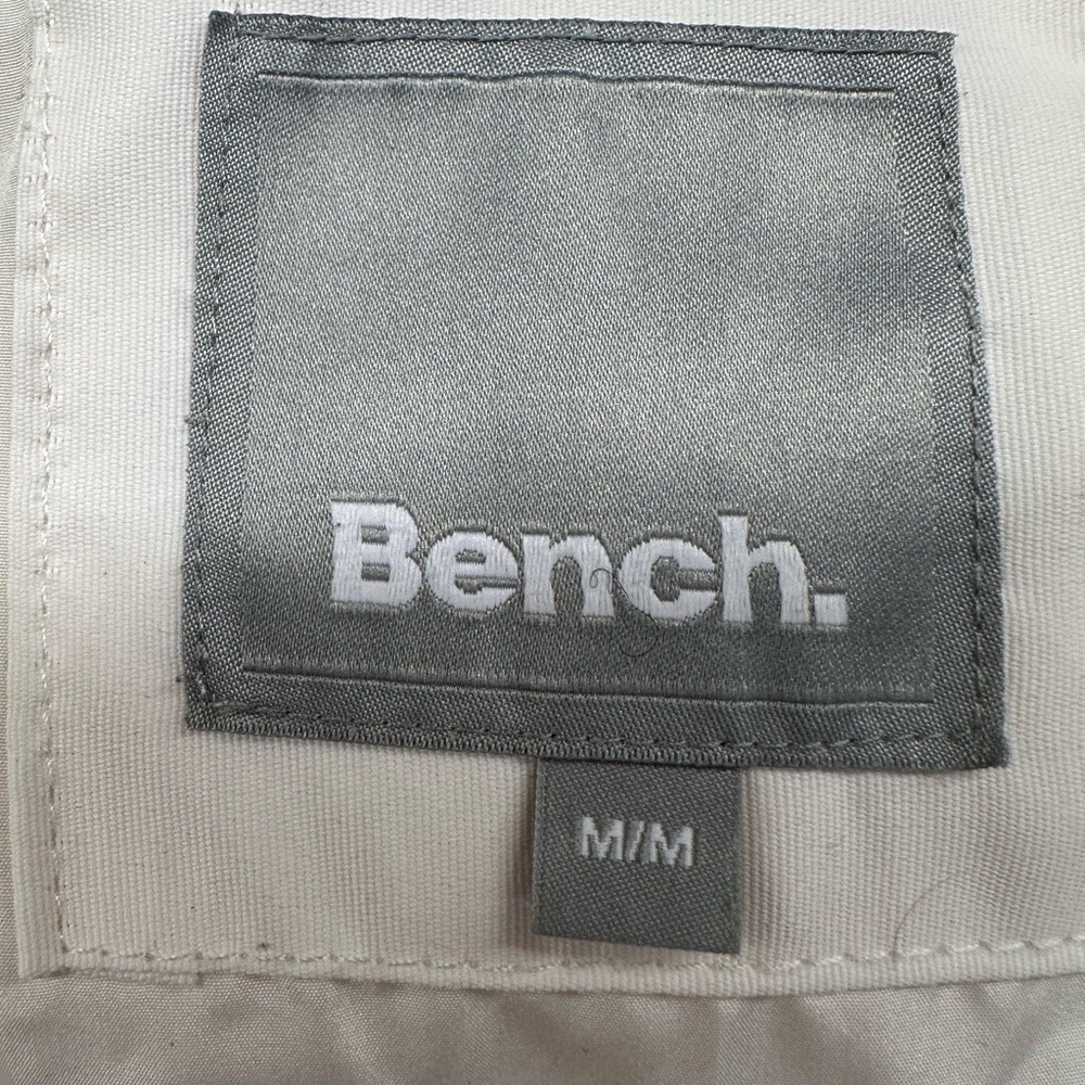 Bench Women's White Puffer Vest - Picture 10 of 10
